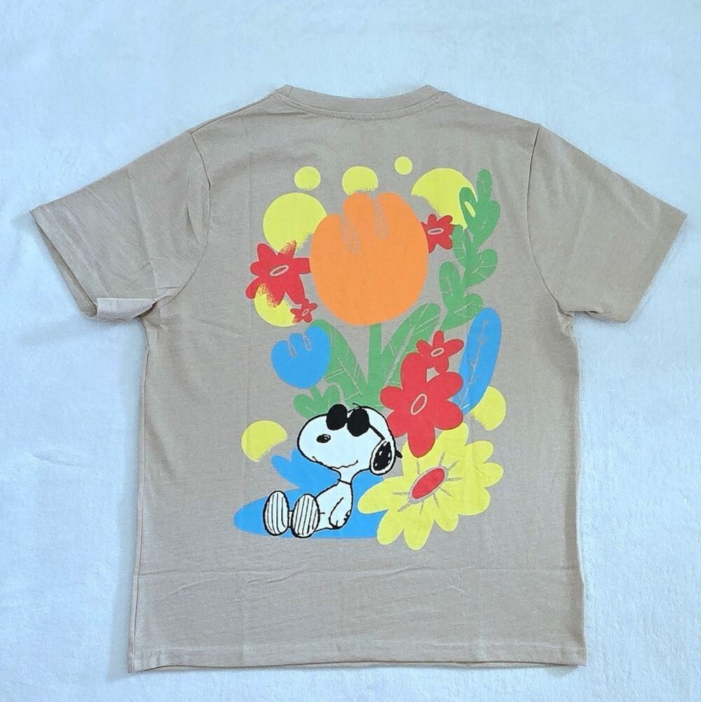 Peanuts🥜 Worldwide🌎 LLC Snoopy🐕 Foliage⚘️🌿🌸 Graphic Tee👕 - NWOT
